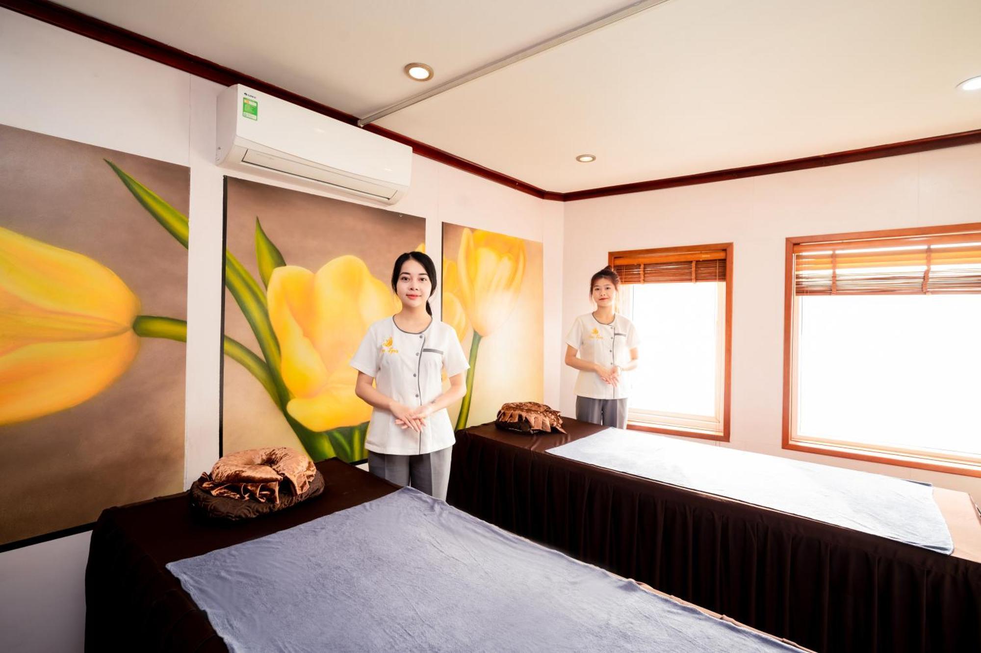 Hotel Dragon Crown Legend Cruise Ha Long Esterno foto