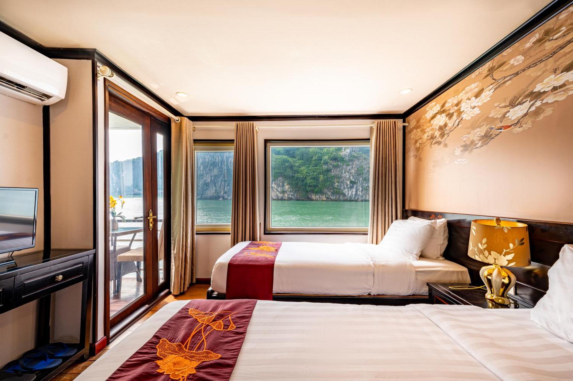 Hotel Dragon Crown Legend Cruise Ha Long Esterno foto