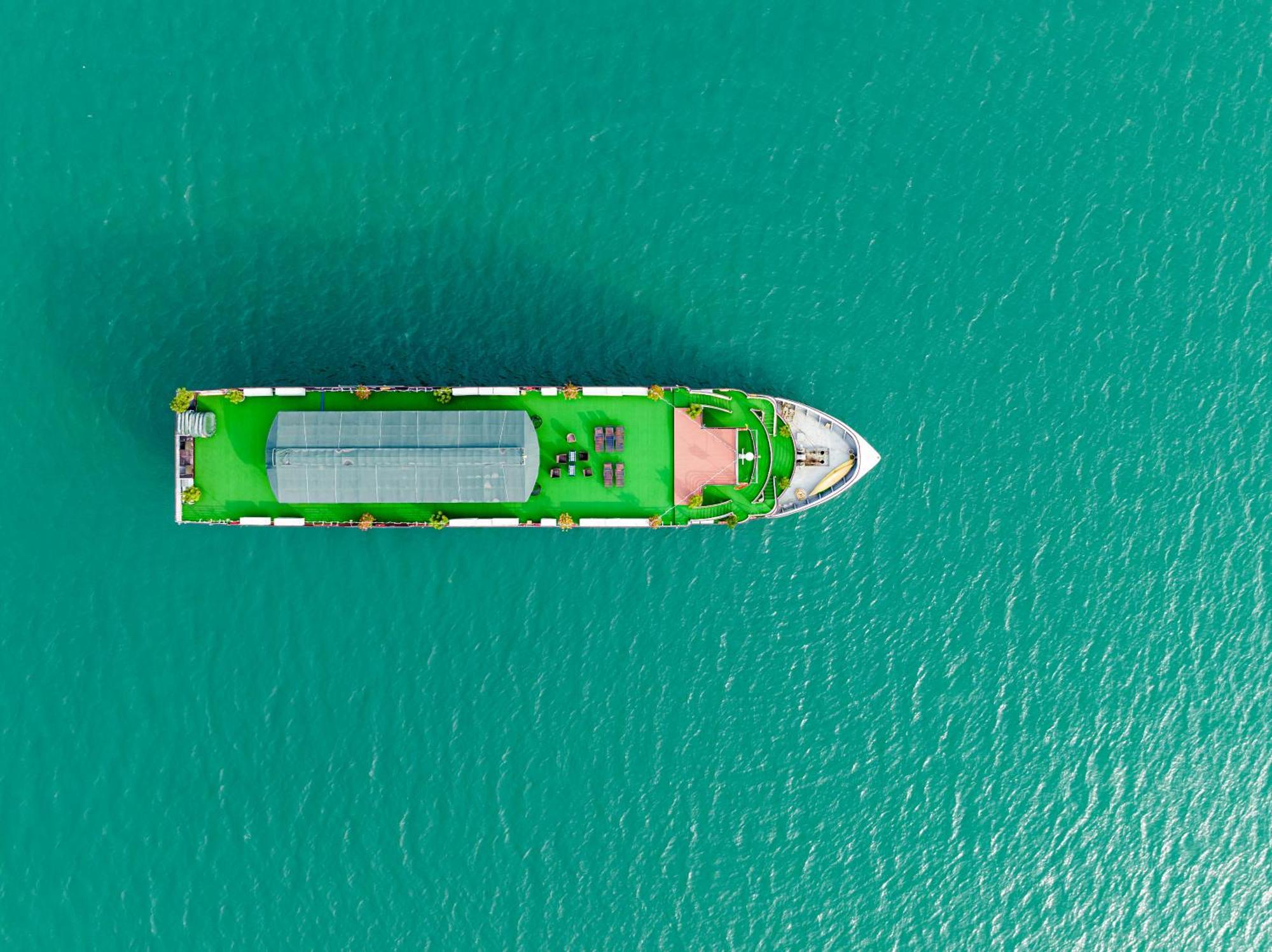 Hotel Dragon Crown Legend Cruise Ha Long Esterno foto