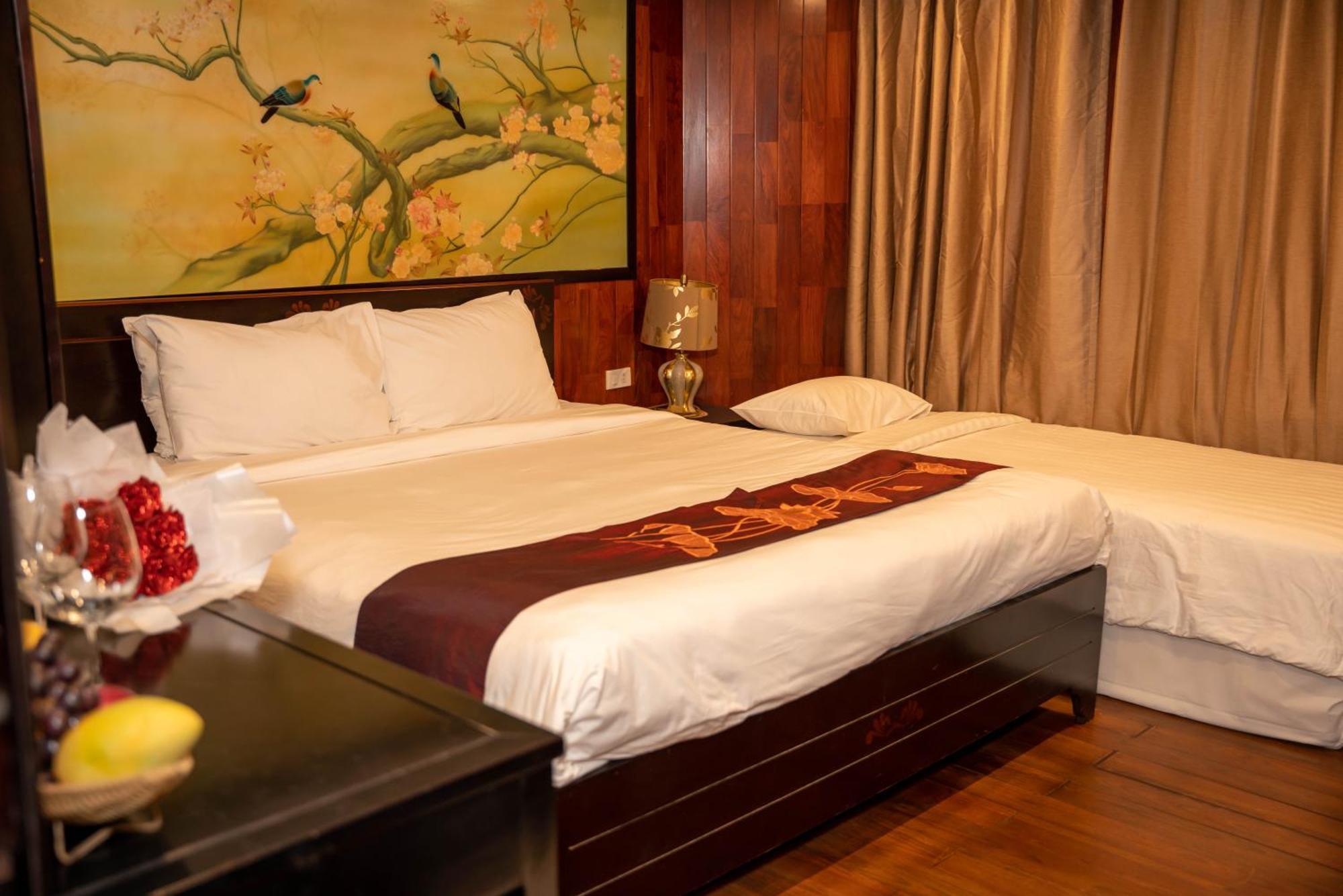 Hotel Dragon Crown Legend Cruise Ha Long Esterno foto